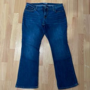 Old Navy the Flirt size 12 short boot cut jeans